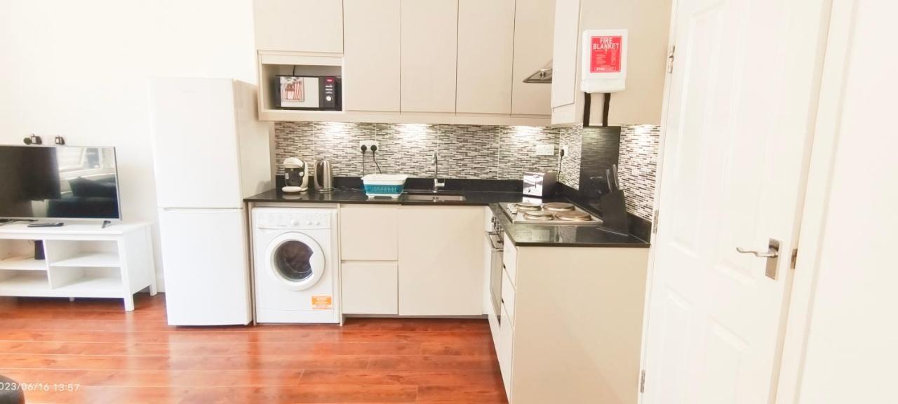 Lovely Beautiful Apartment In Marble Arch 런던 외부 사진